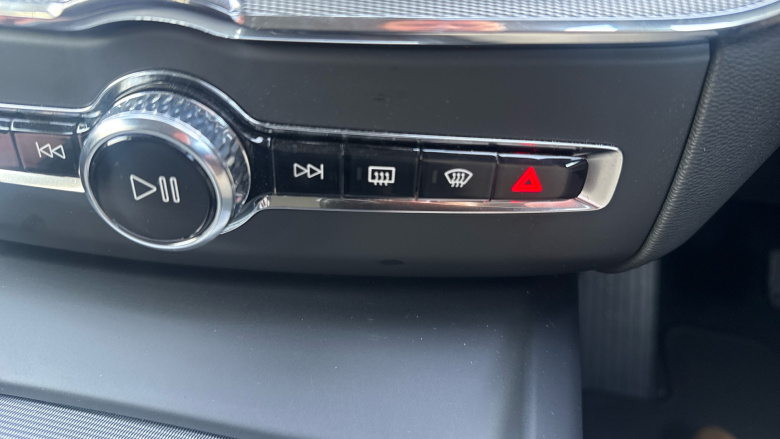 Volvo XC60 2.0 B5P Core 5dr AWD Geartronic Petrol Estate